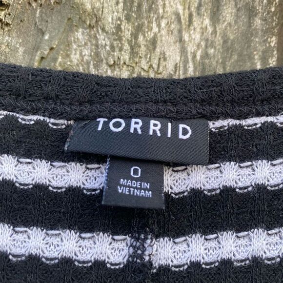 Torrid Waffle Notch Neck Long Sleeve Tee Striped | 0 L - Picture 3 of 5